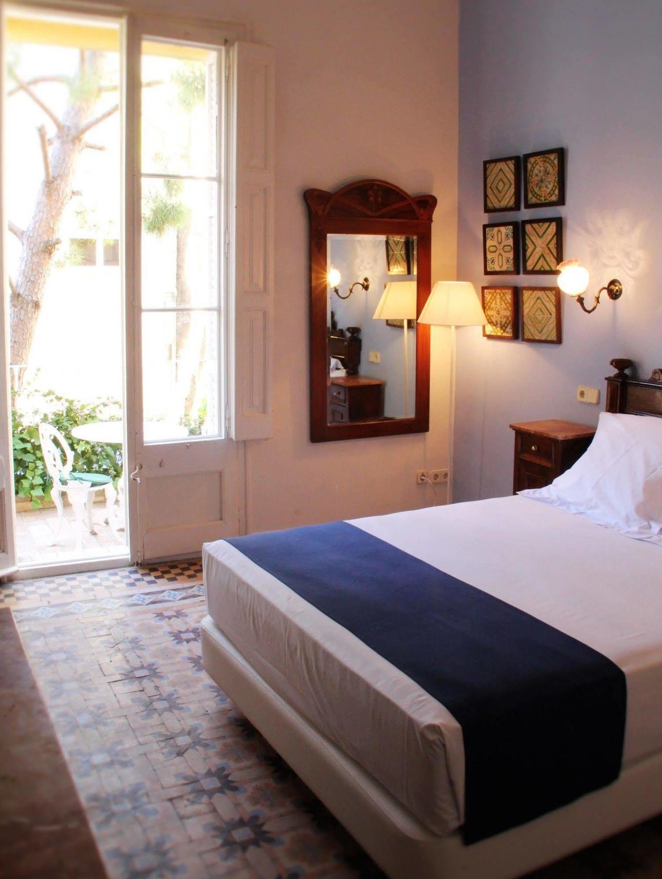 Hotel Medium Renaixenca Sitges Exterior photo